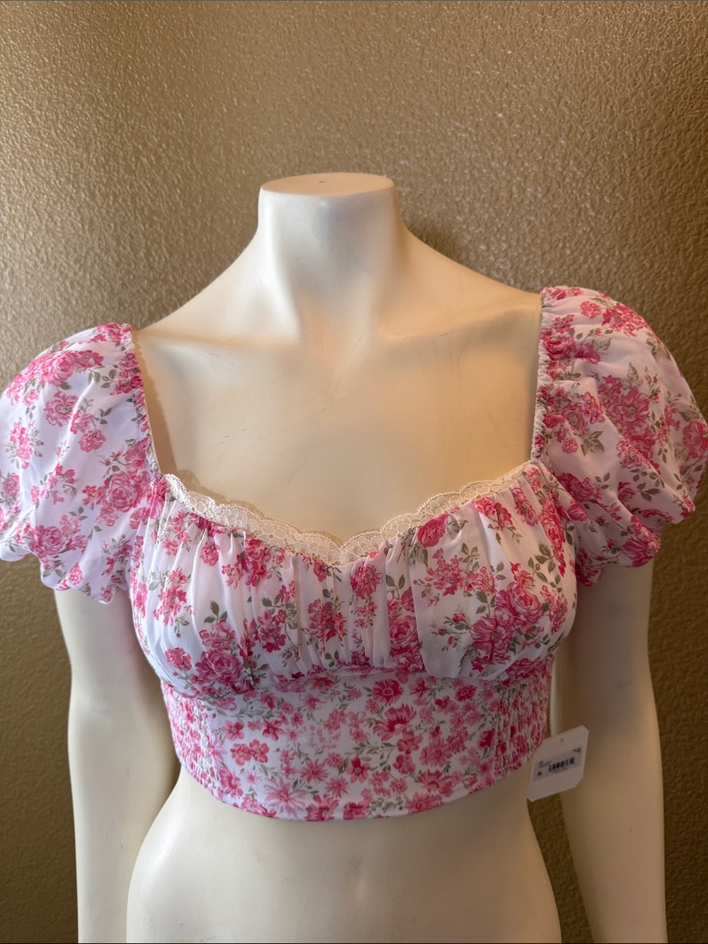 Altar'd State Pink Floral Puff-Sleeve Crop Top